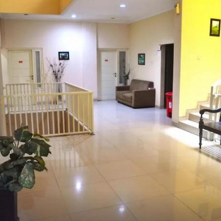 Reddoorz Near Plaza Araya Malang Hotel Blimbing  Buitenkant foto