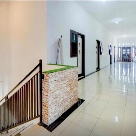 Reddoorz Near Plaza Araya Malang Hotel Blimbing  Buitenkant foto
