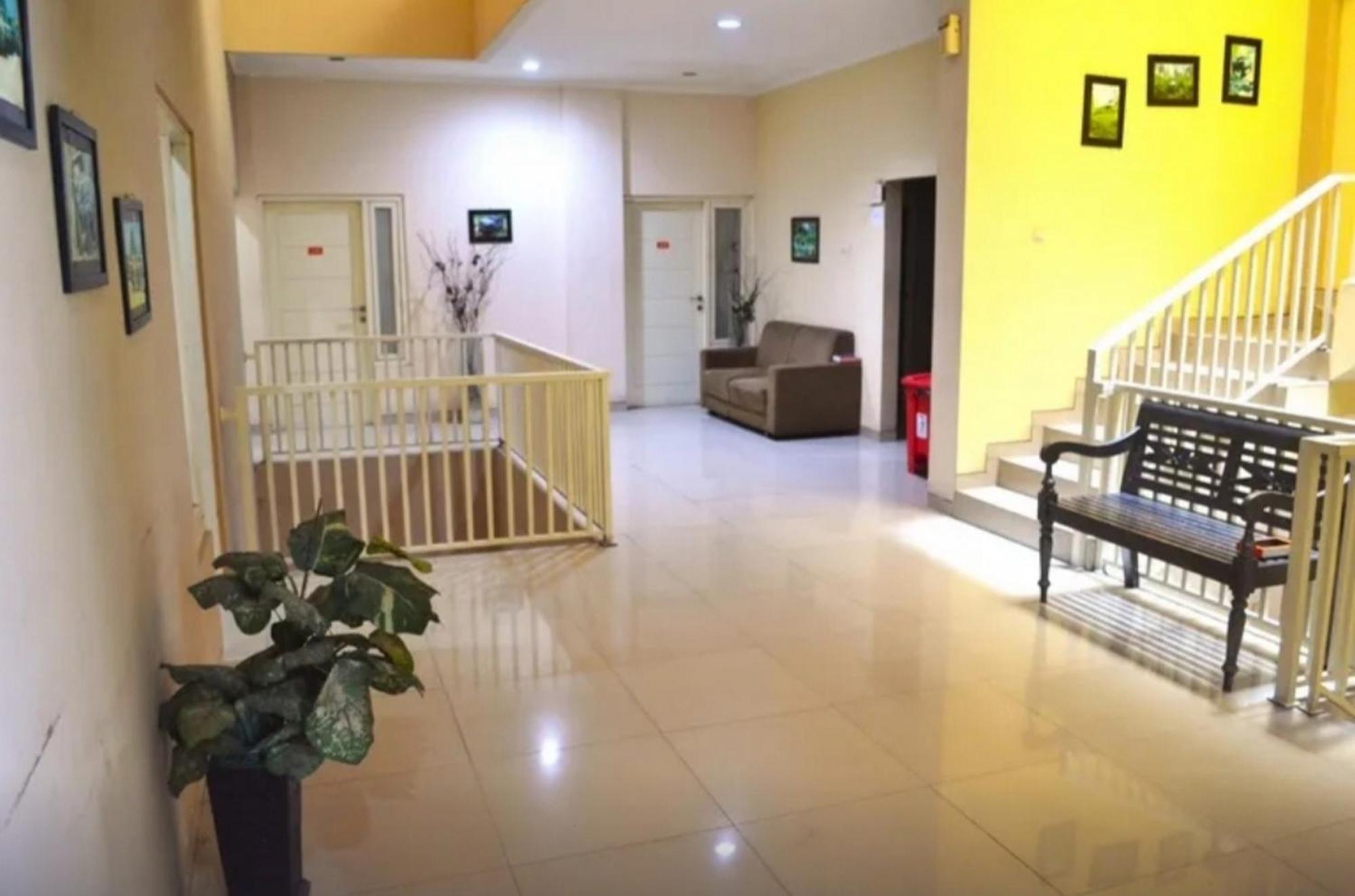 Reddoorz Near Plaza Araya Malang Hotel Blimbing  Buitenkant foto