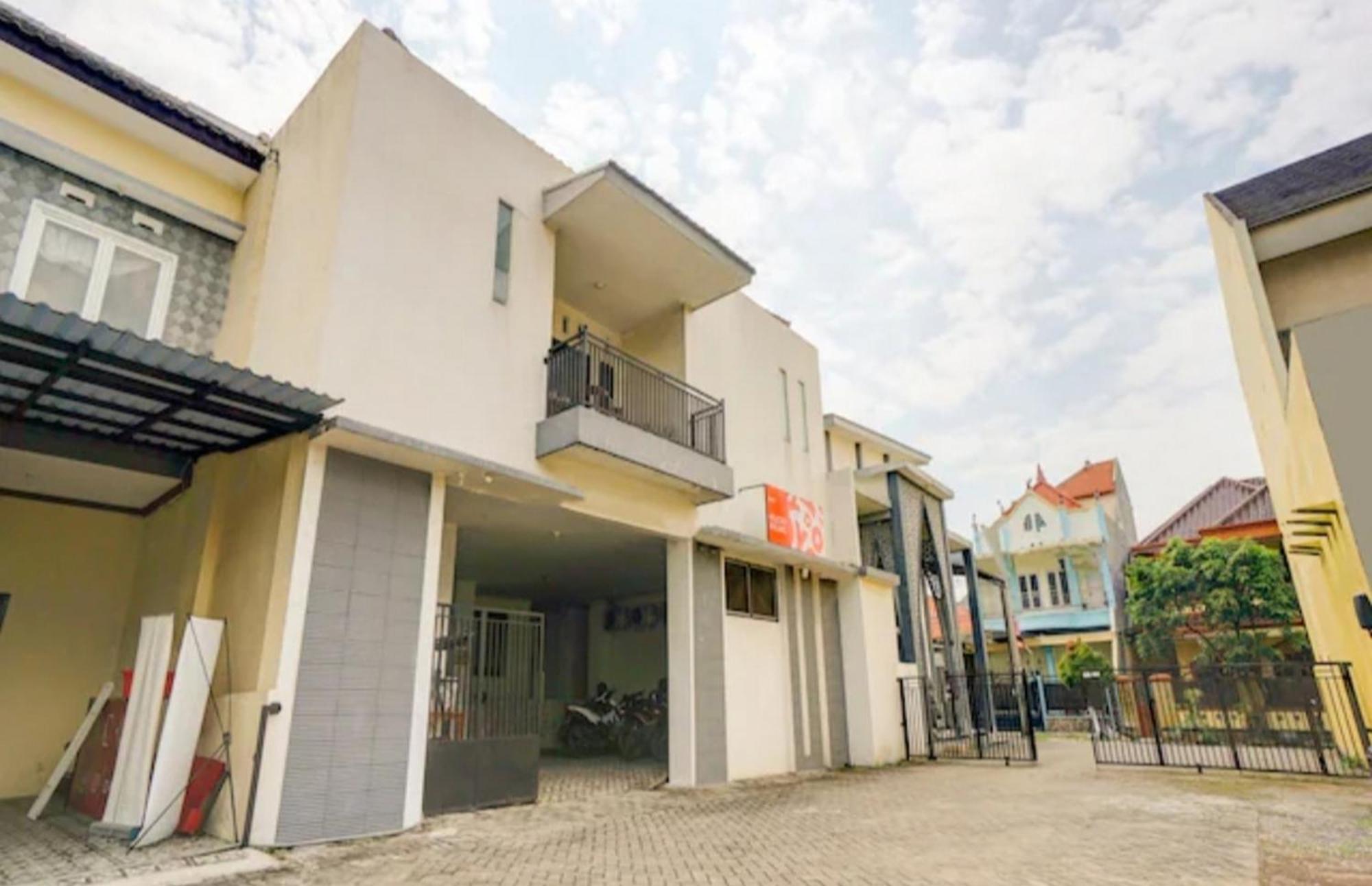 Reddoorz Near Plaza Araya Malang Hotel Blimbing  Buitenkant foto